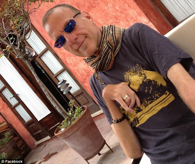 2ED6603800000578-3335864-image-m-11_1448593485389